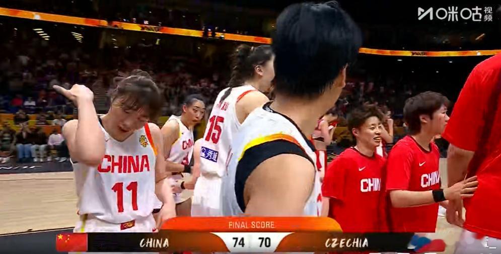 【绝境看杨舒予！中国女篮加时险胜捷克！】北京时间20:30分，女篮世界杯迎来一场
