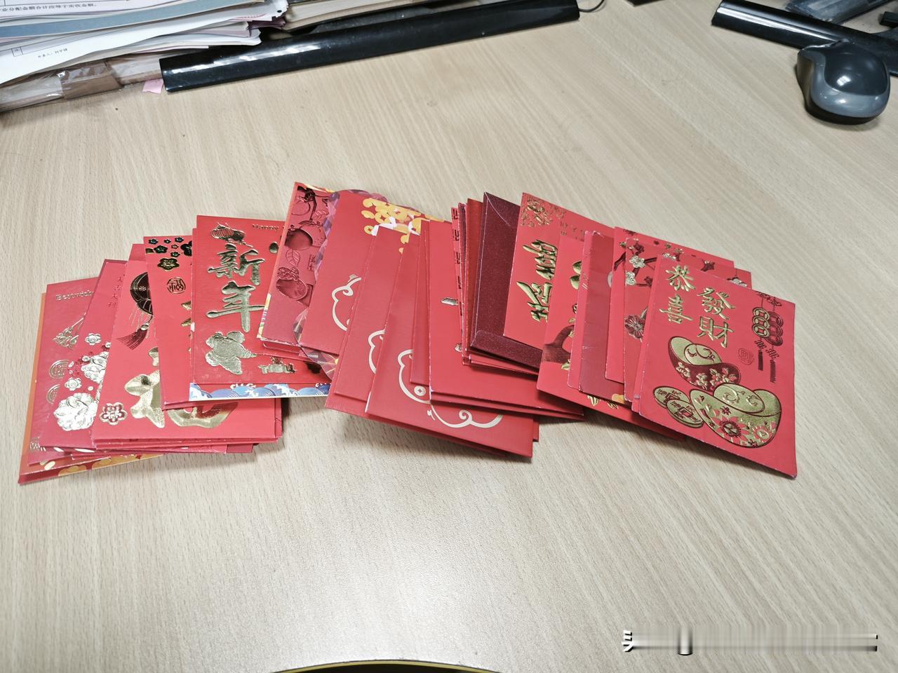 开工排队领开工利是！这阵仗太有年味了🧧
 
谁懂啊！广东公司开工第一天的仪式感