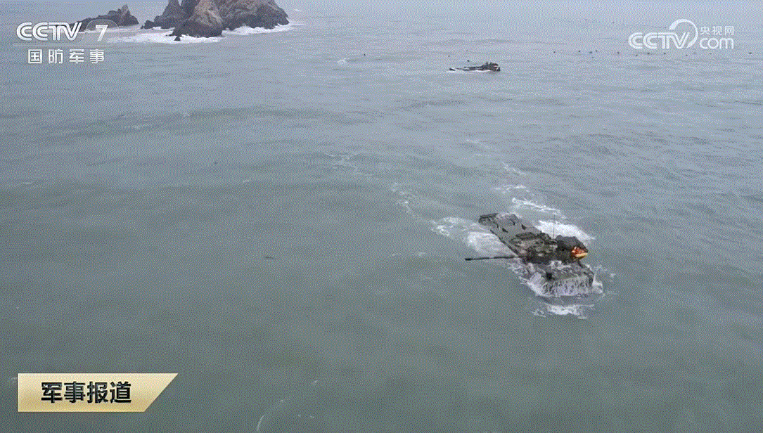 05式两栖突击车海上侧射 ​​​