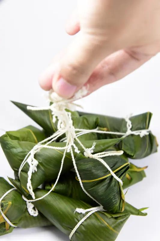 家人们注意啦！有一种粽子绳千万不能下锅煮，它有毒！之前我就吃过亏，用那种颜色鲜艳