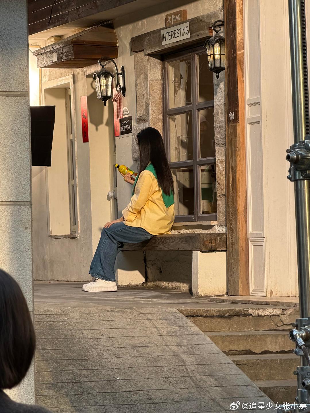 网友厦门偶遇沈月厦门街头偶遇沈月 厦门街头偶遇沈月，生图里的她颜值在线，脸小又精