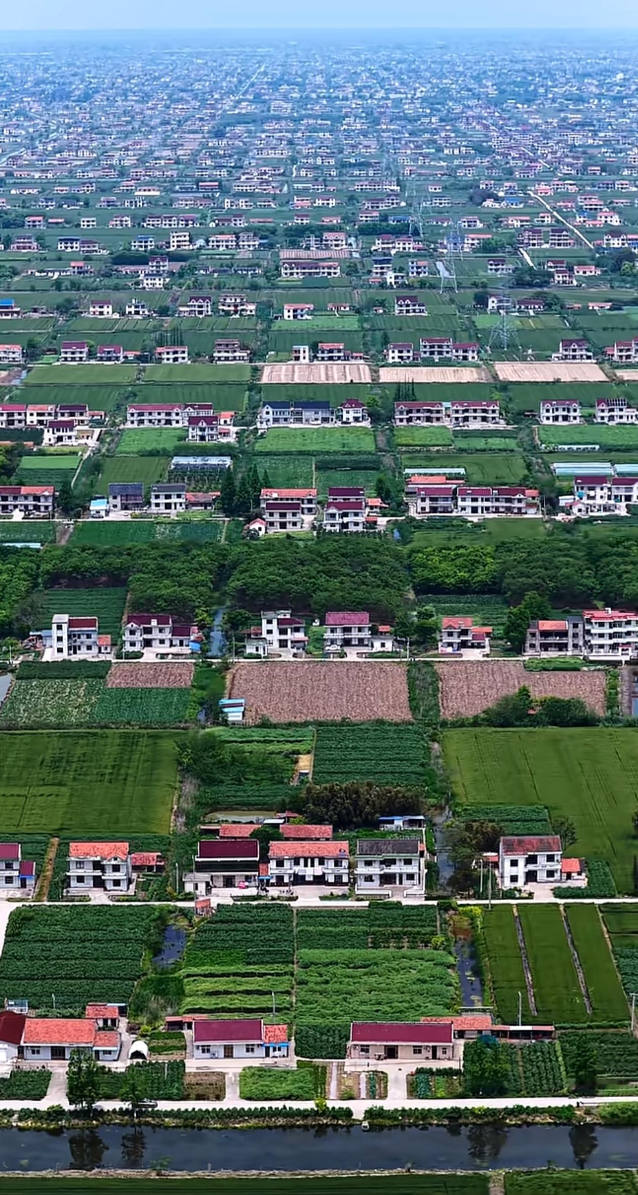 这样的农村，你会喜欢吗？不妨猜猜这是何处的农村。不知你是否察觉，久居农村之人向往