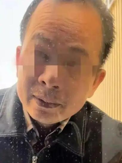 太惨了！广东佛山，一名32岁女店员，只因拒绝了41岁陌生男子近乎疯狂的追求，竟遭