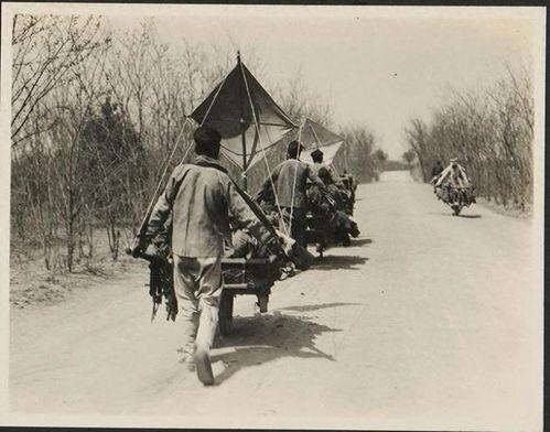 六七十年代的农民出行都靠什么六七十年代，农民出行主要靠步行。那时农村经济落后，道