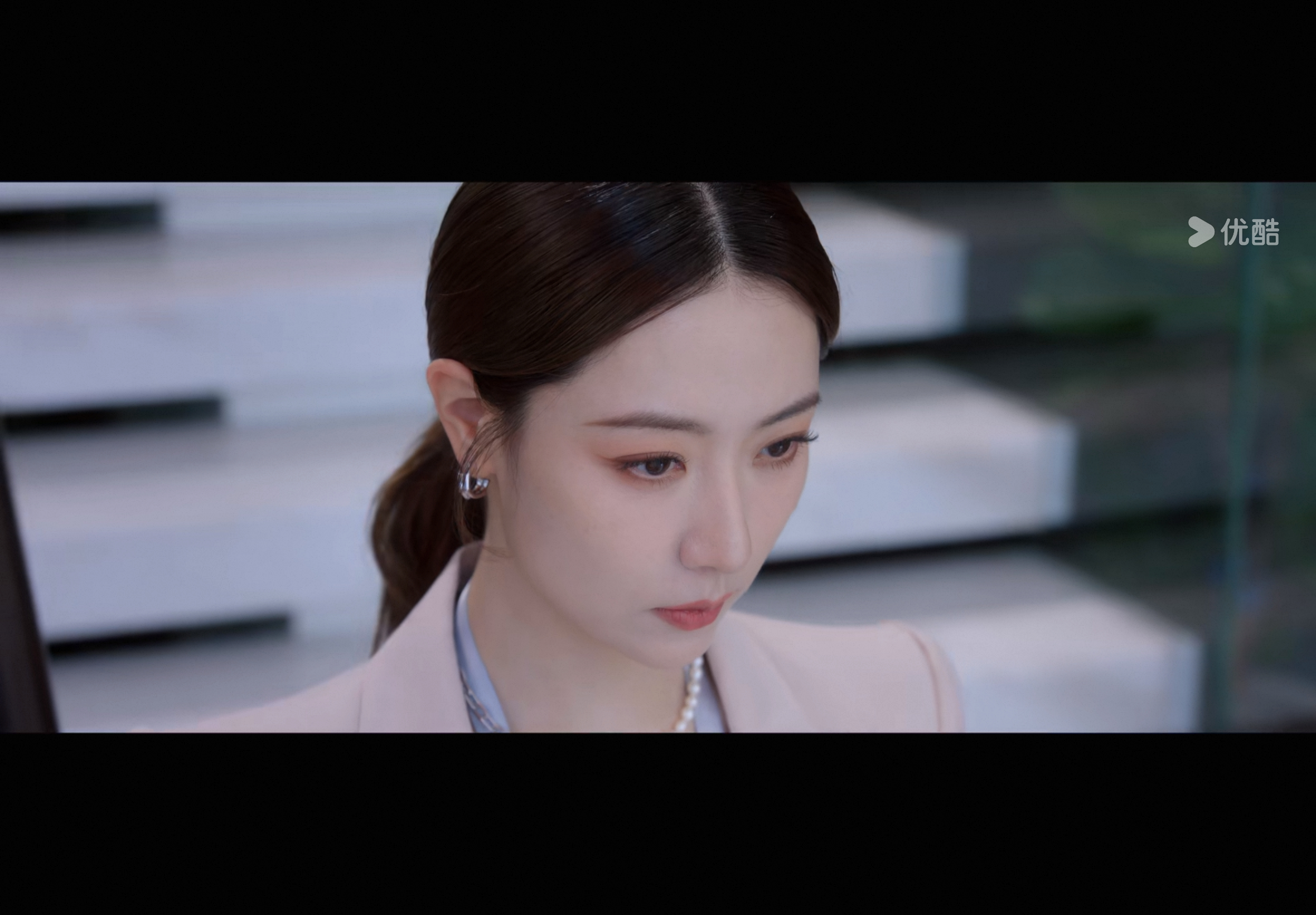白冰好美啊，无可替代前两集被她这个角色气得不行，好烦人的领导。 ​​​