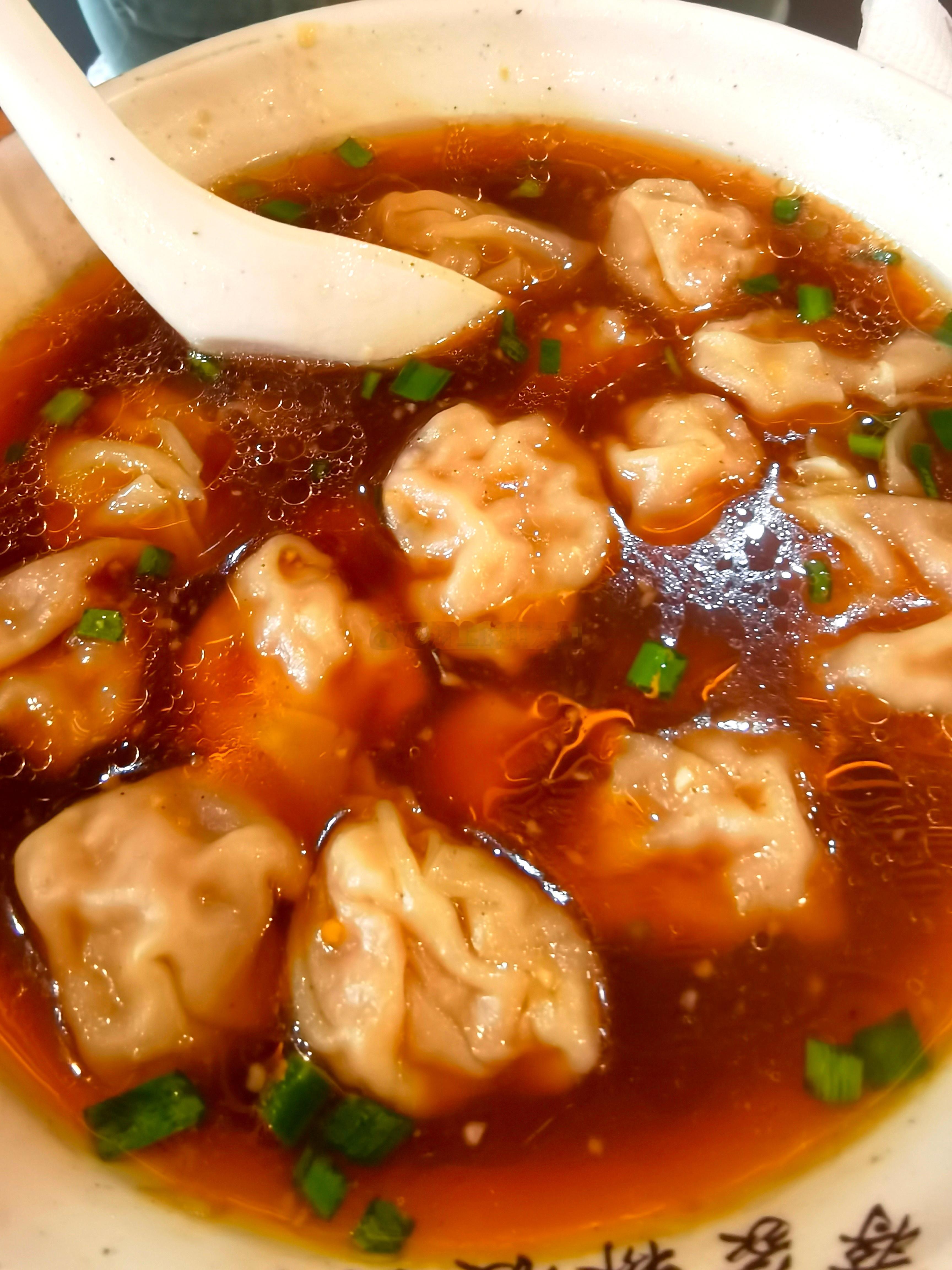 早餐：蒋家桥馄饨。简简单单，又是一餐。生活手记