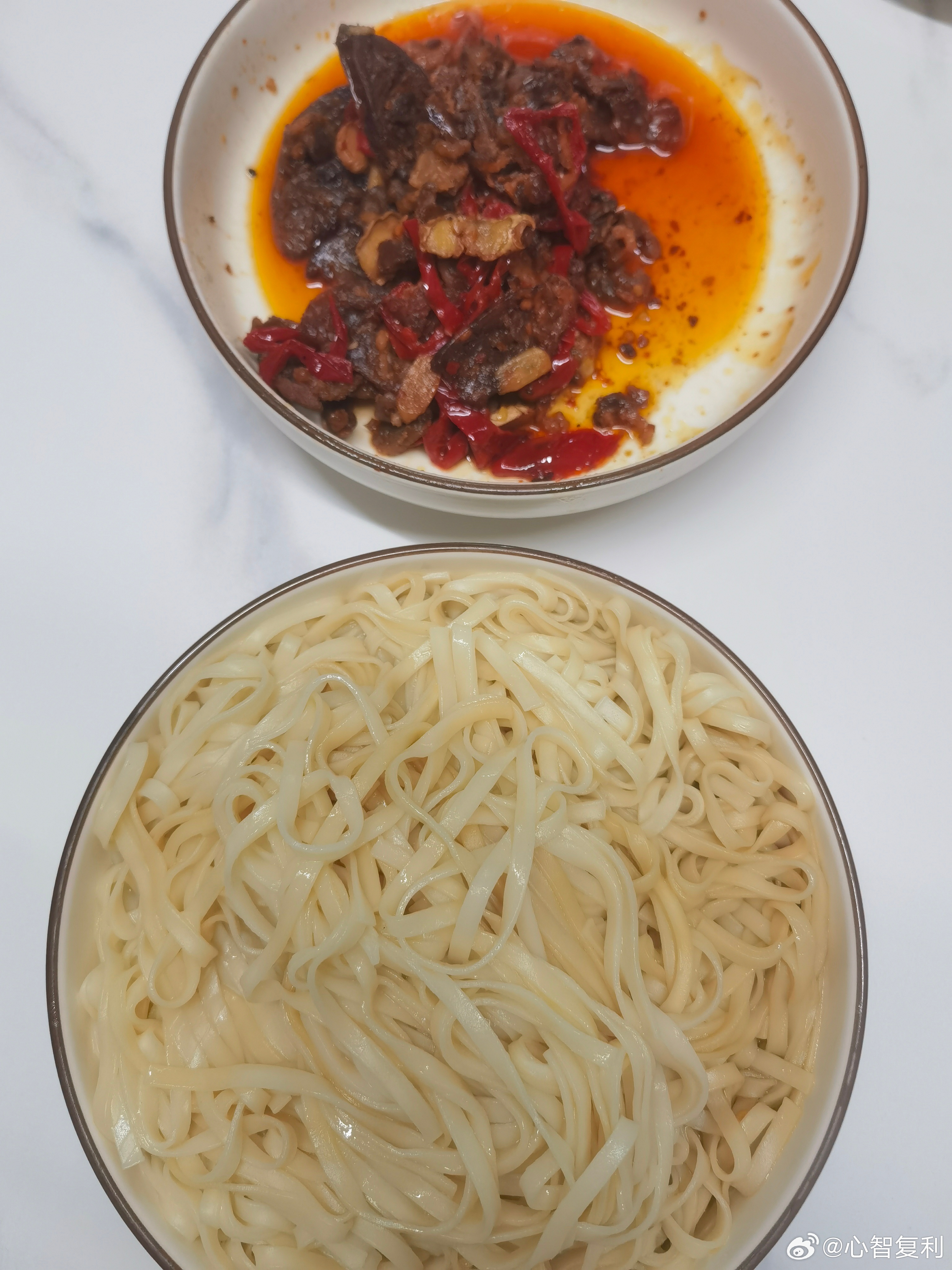 午餐随便吃弄点也能吃得有滋有味 