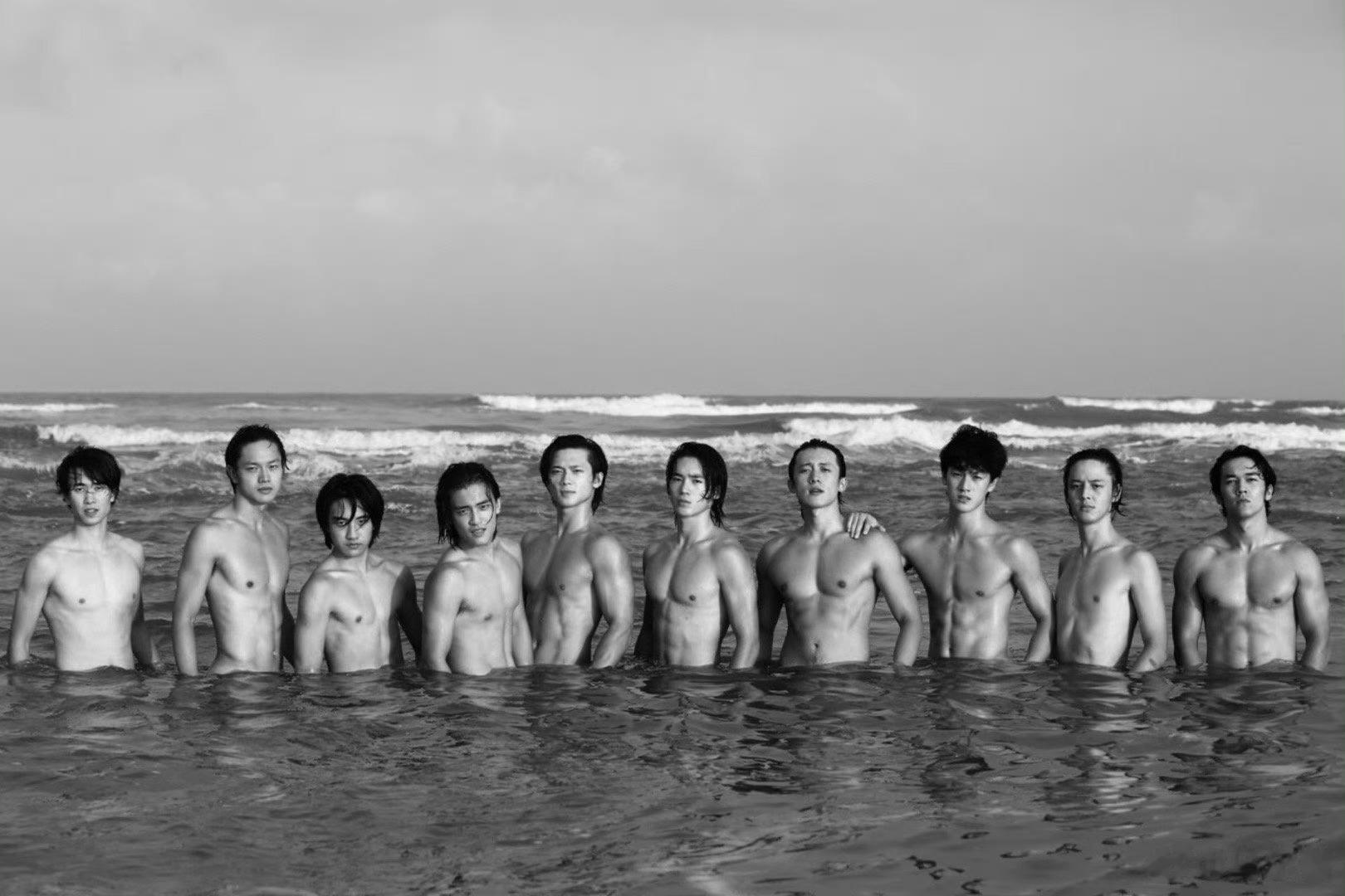 这张照片殷世航在海底[允悲][允悲] ​​​