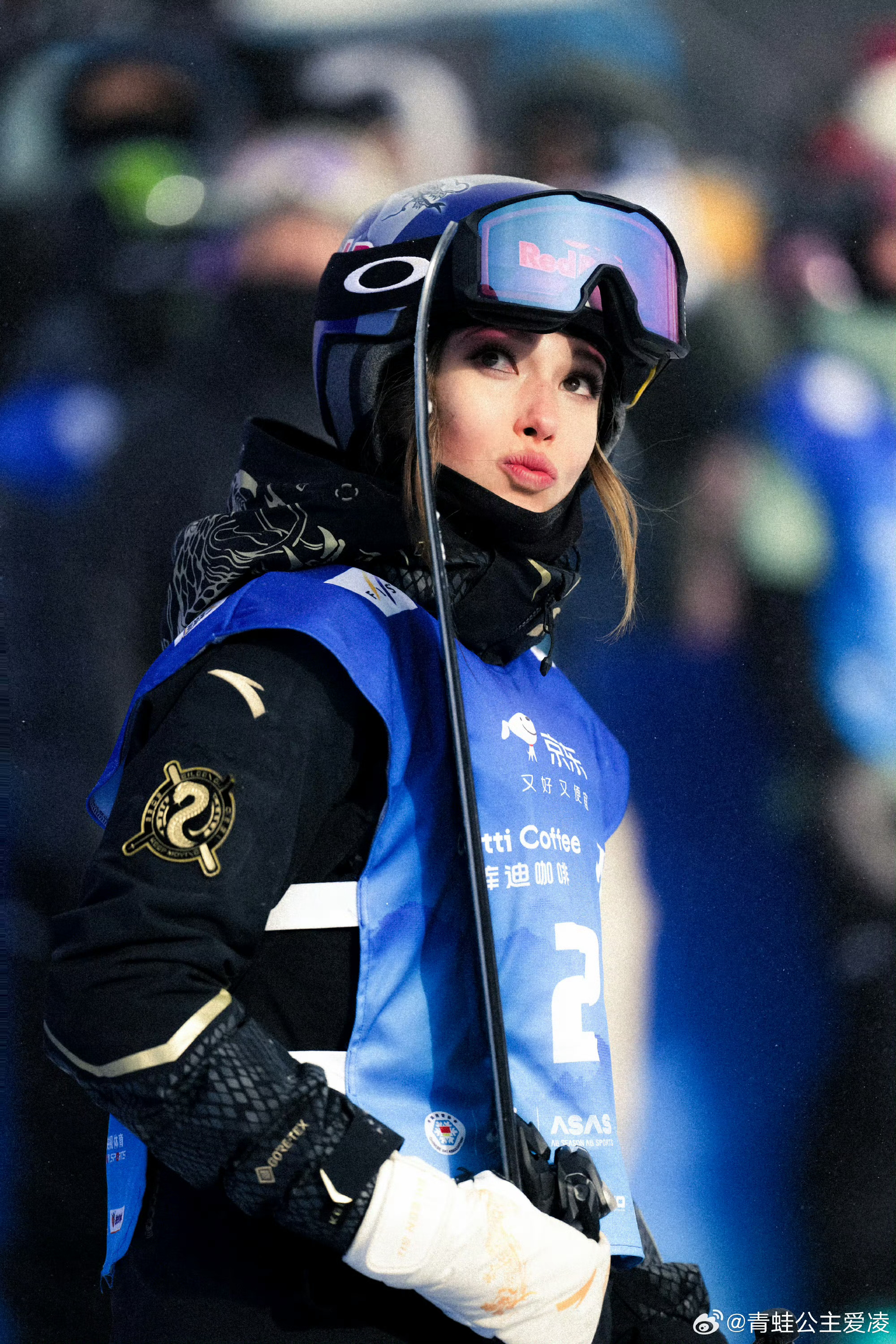 努力从不会被辜负，谷爱凌用坚持书写传奇。心有光芒，勇往直前，愿你在热爱的领域里继