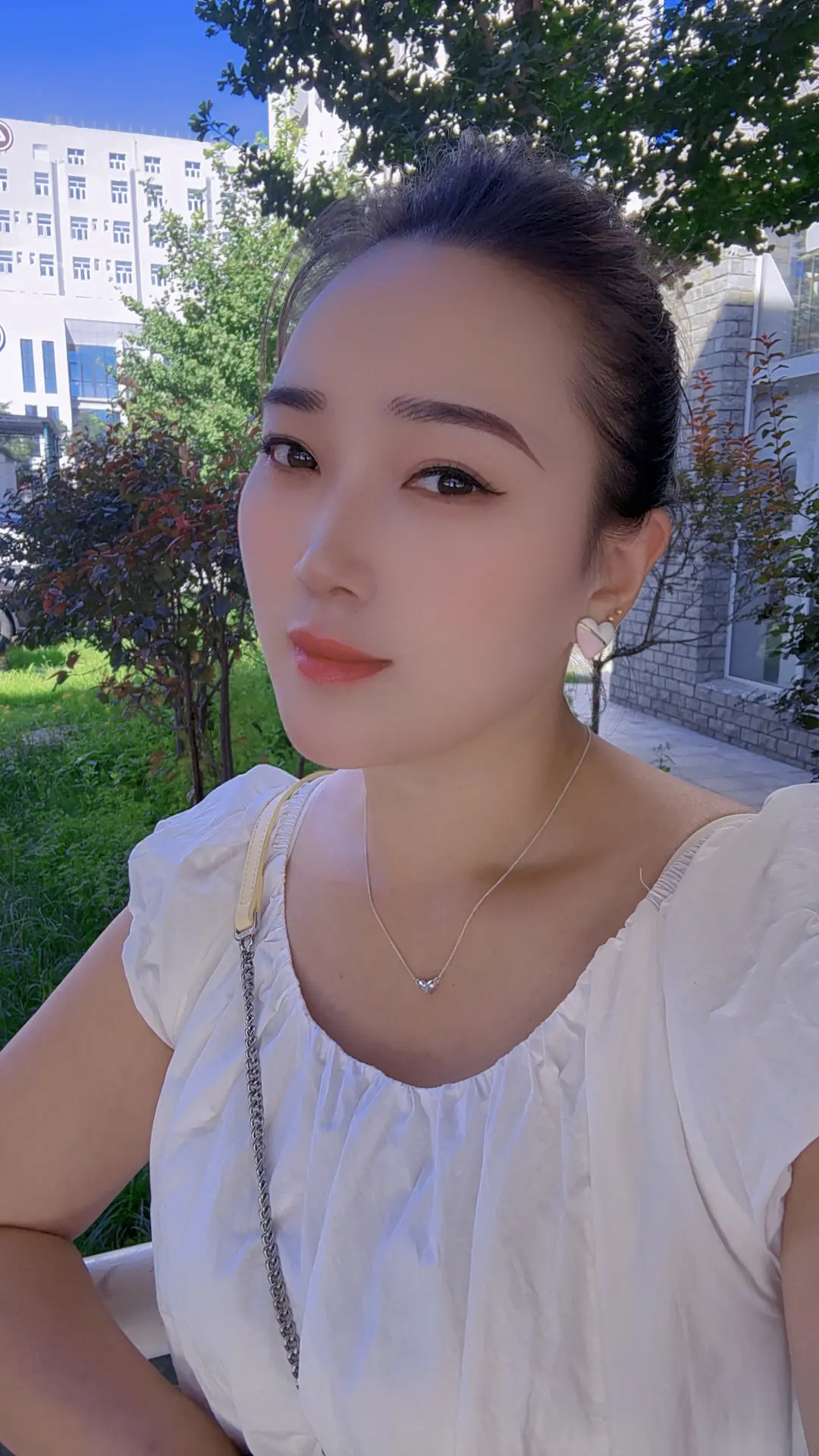 睡不着的夜晚，我都在想，到底要成为什么样的人，到底要过什么样的生活，才...