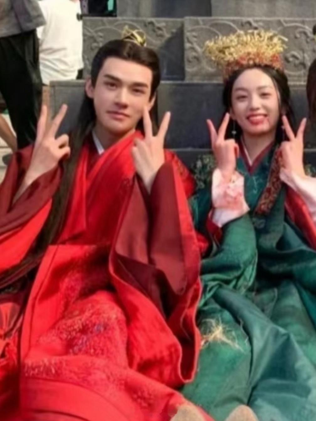 梦回我们鬼谷兄妹😢周也包场龚俊新剧暗河传周也包场龚俊梦回鬼谷兄妹 ​​​