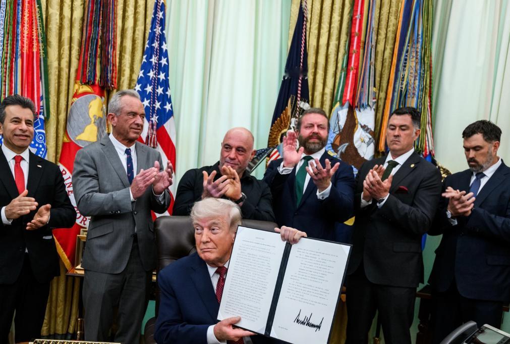 为了访华，美国忍了
4月19日，根据知情人士透露，美国内部正在就是否下令派出地面