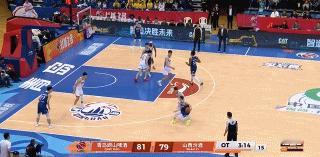 王睿泽终于进三分了，青岛男篮硬生生把士气打回来了！青岛男篮vs山西男篮cba季后