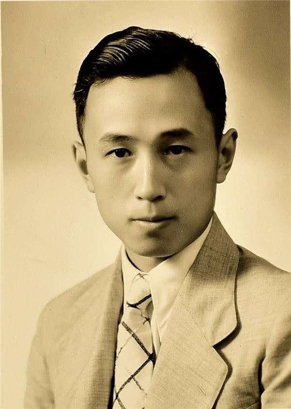 1964年，钱学森回家吃饭，他夹起一块红烧肉，突然惊呼:“别吃，拿去化验！”谁知