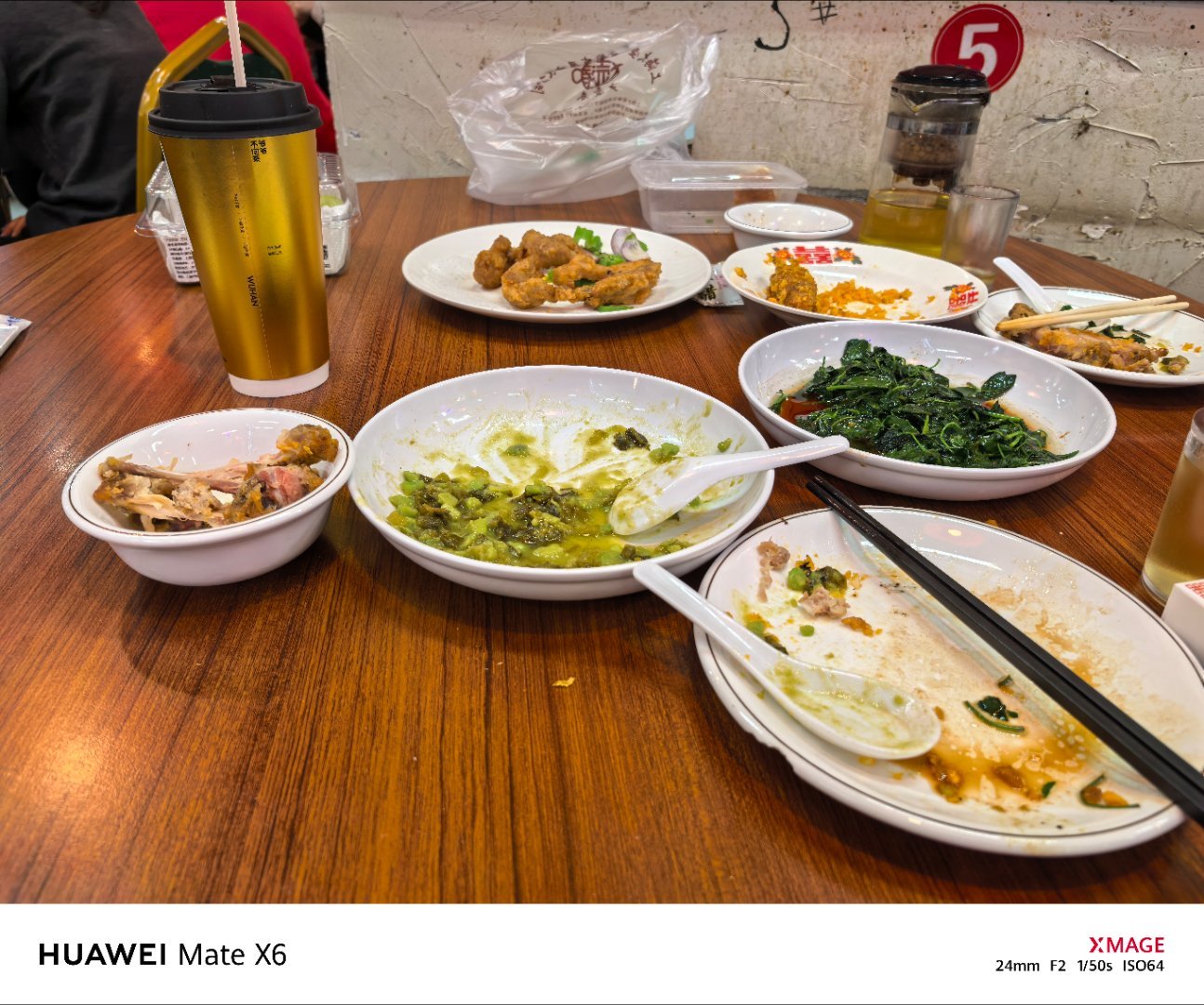 一个人身体垮掉是从吃撑开始刚刚吃撑，现在很后悔没有少吃一点今天不吃夜宵了吧要不 