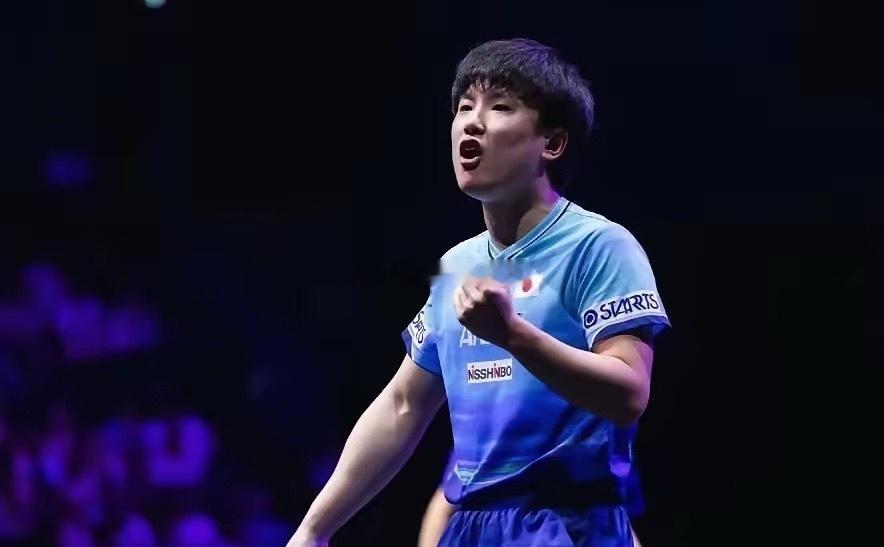 从张本智和零封大勒布伦想到的瑞典大满贯1/4决赛，张本智和以4比0完胜大勒布伦。
