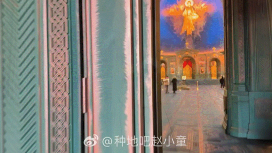 赵小童带着爸妈出国旅行谁看了不心动，赵小童带着爸妈出国旅行，融洽的家庭氛围，温馨