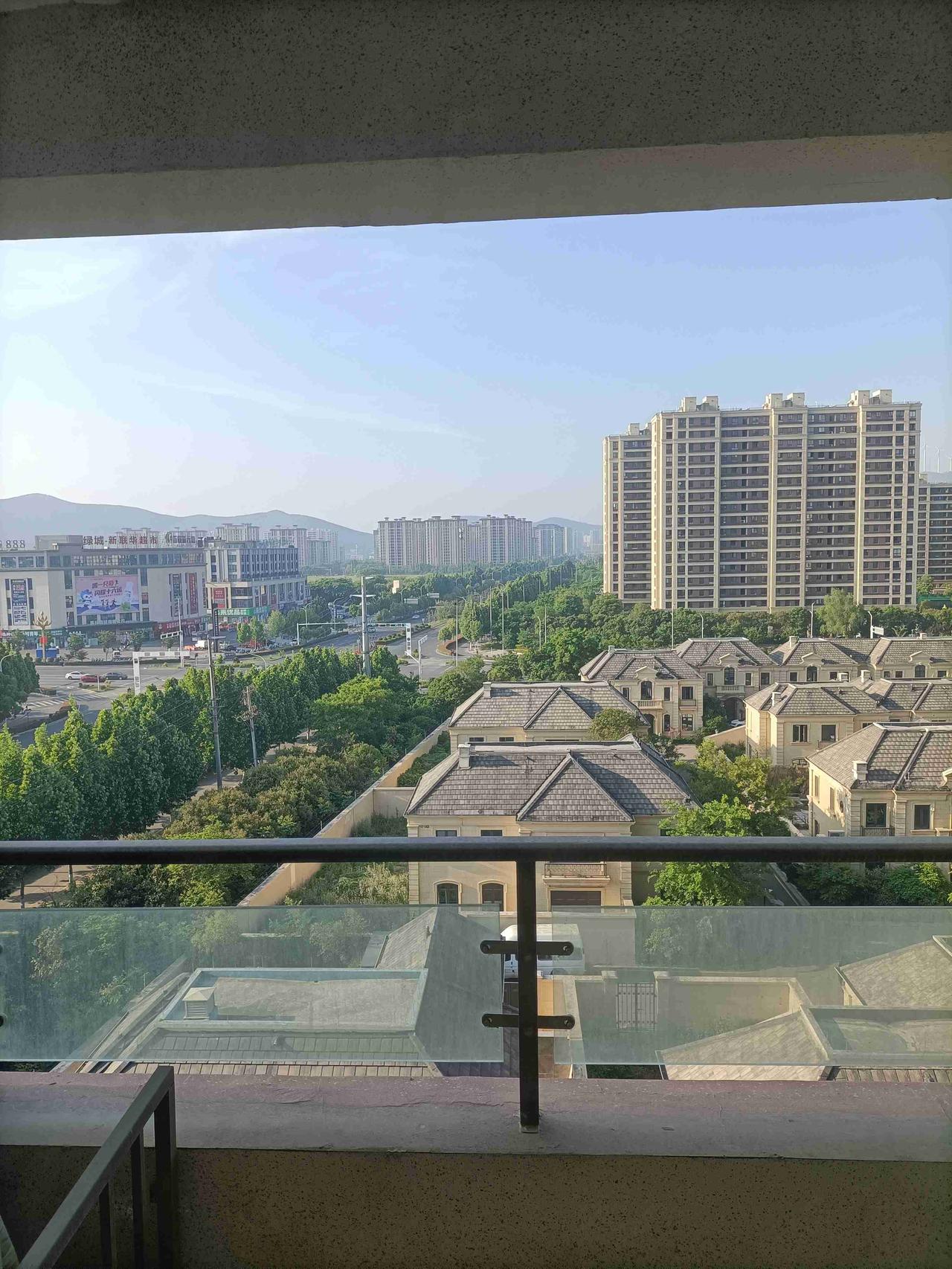 我的今日状态：😁轻松愉快
我这里的天气：☀️晴天