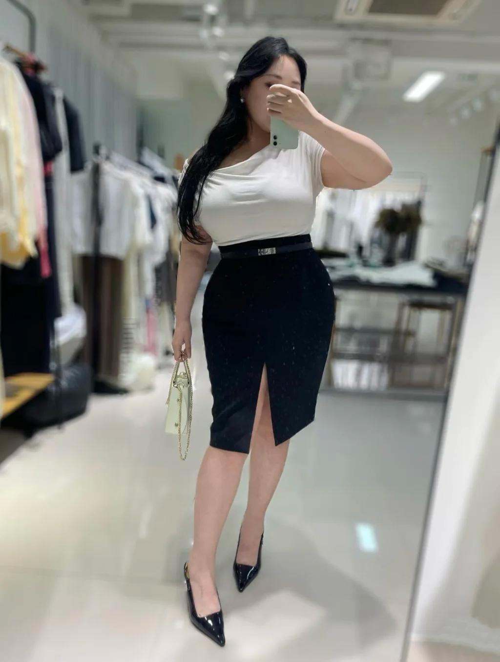 少妇身材真哇塞