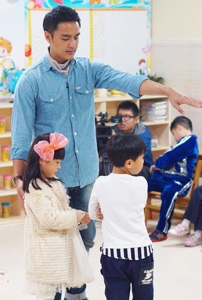 #明道从霸总到爸总# 确实从刚开始认识明道开始就是从偶像剧开始的，那个时候明道老