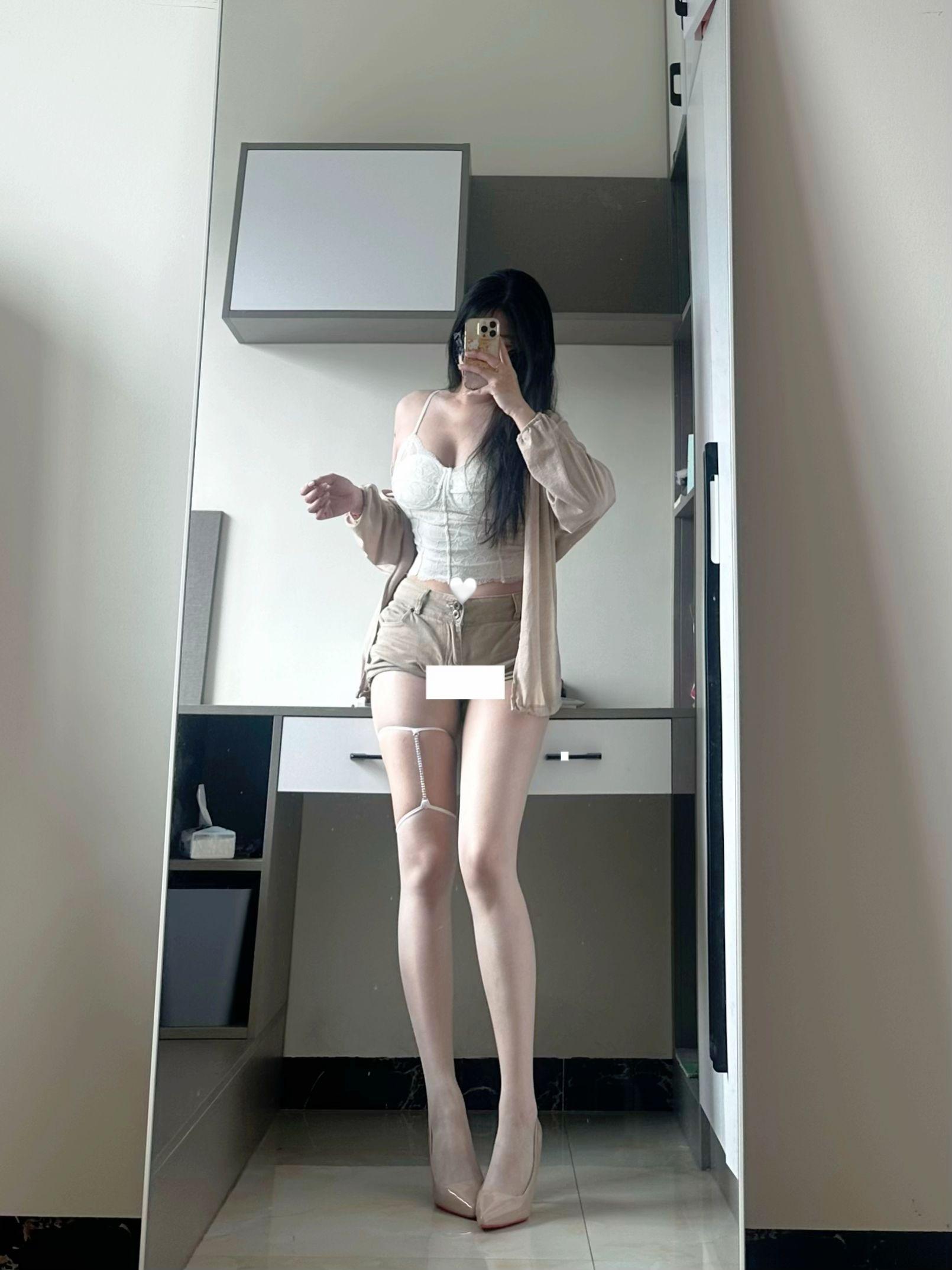 那些被t恤封印的身材 御姐 听说这是男生都喜欢的动作 不会扭系列 猪肉分割步骤