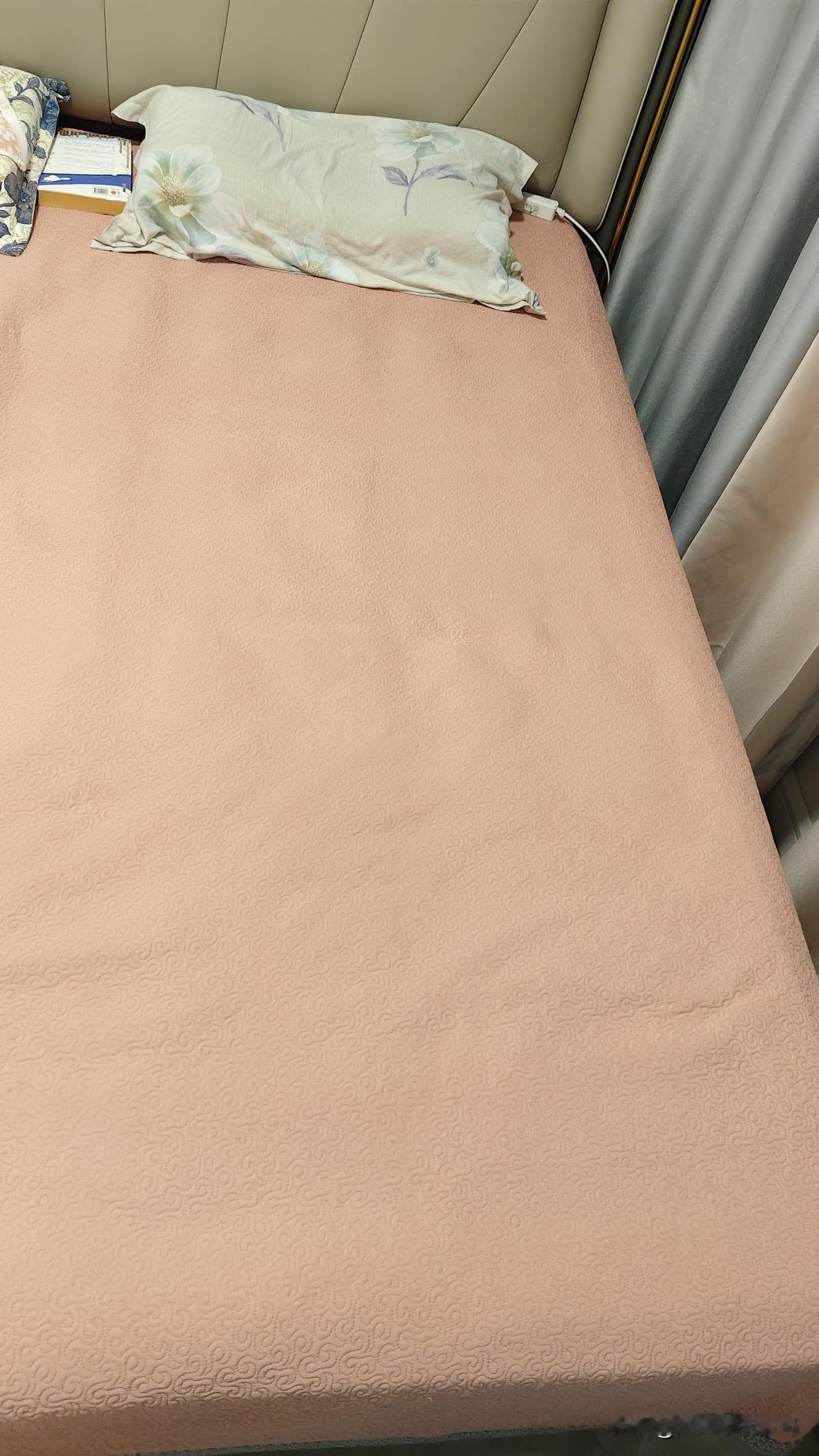 我一直想不明白。
男人是一种什么生物？
每天早上起床我都非常的崩溃。
第一张图片