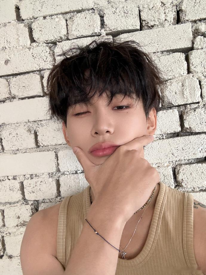 姚琛加盟我家那小子 以前觉得他是唱跳全能ACE，现在发现他是被娱乐圈耽误的探险家