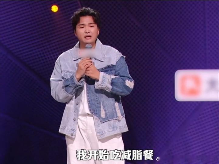 第一次吃减脂餐以为厨师没炒 第一次和减脂餐见面小四爷以为厨房搞错了，端上来的菜像