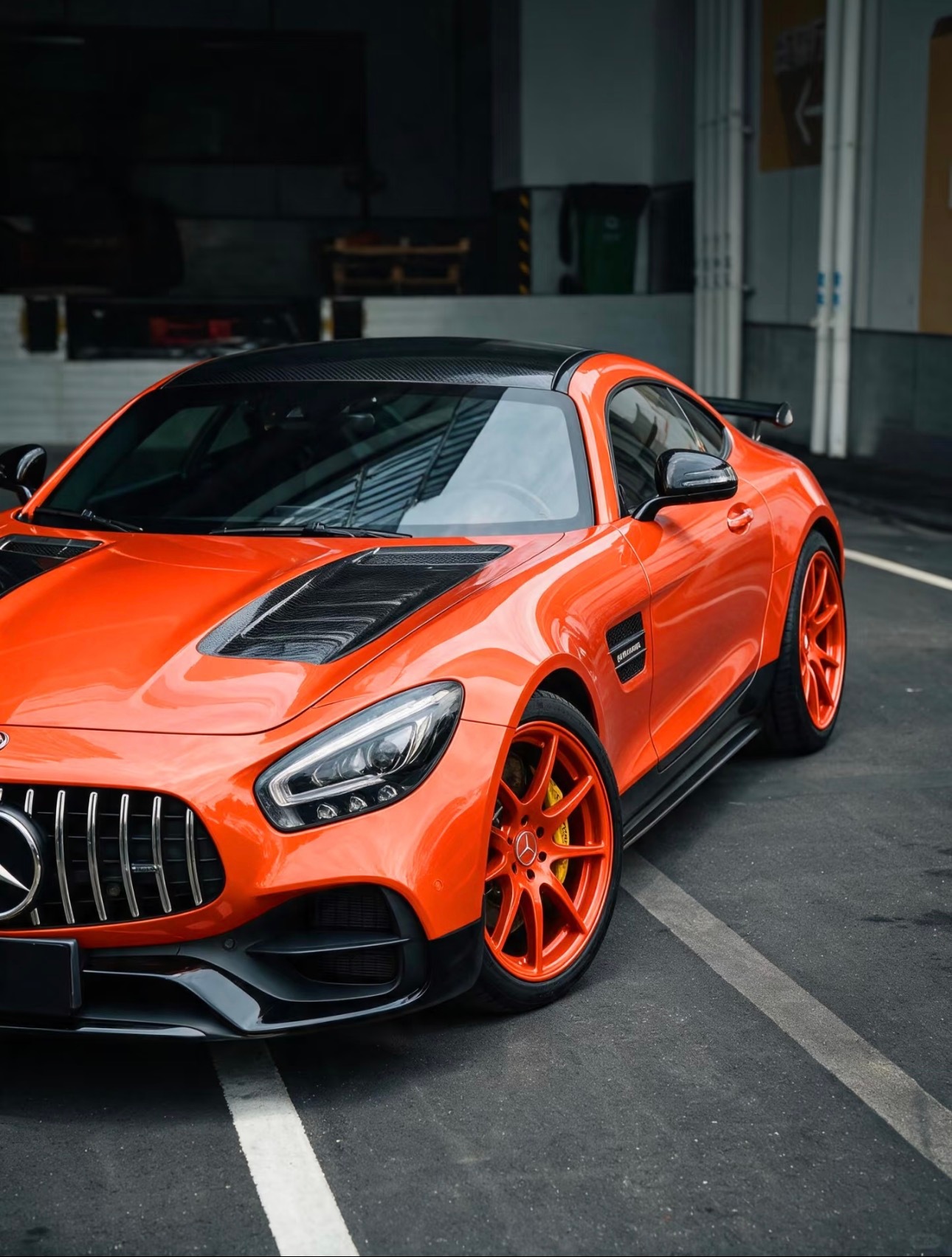 熔岩橙AMG GT！长车头，短车尾…….带个大尾翼！一看就不好惹[doge][d