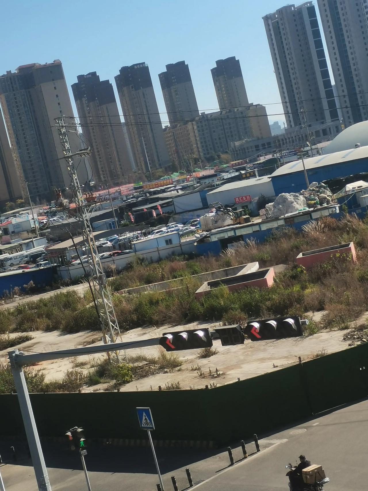 昆明地铁2号线二期的这个广福路与官南大道这边上的立交桥交叉口这个地铁站怎么前两年