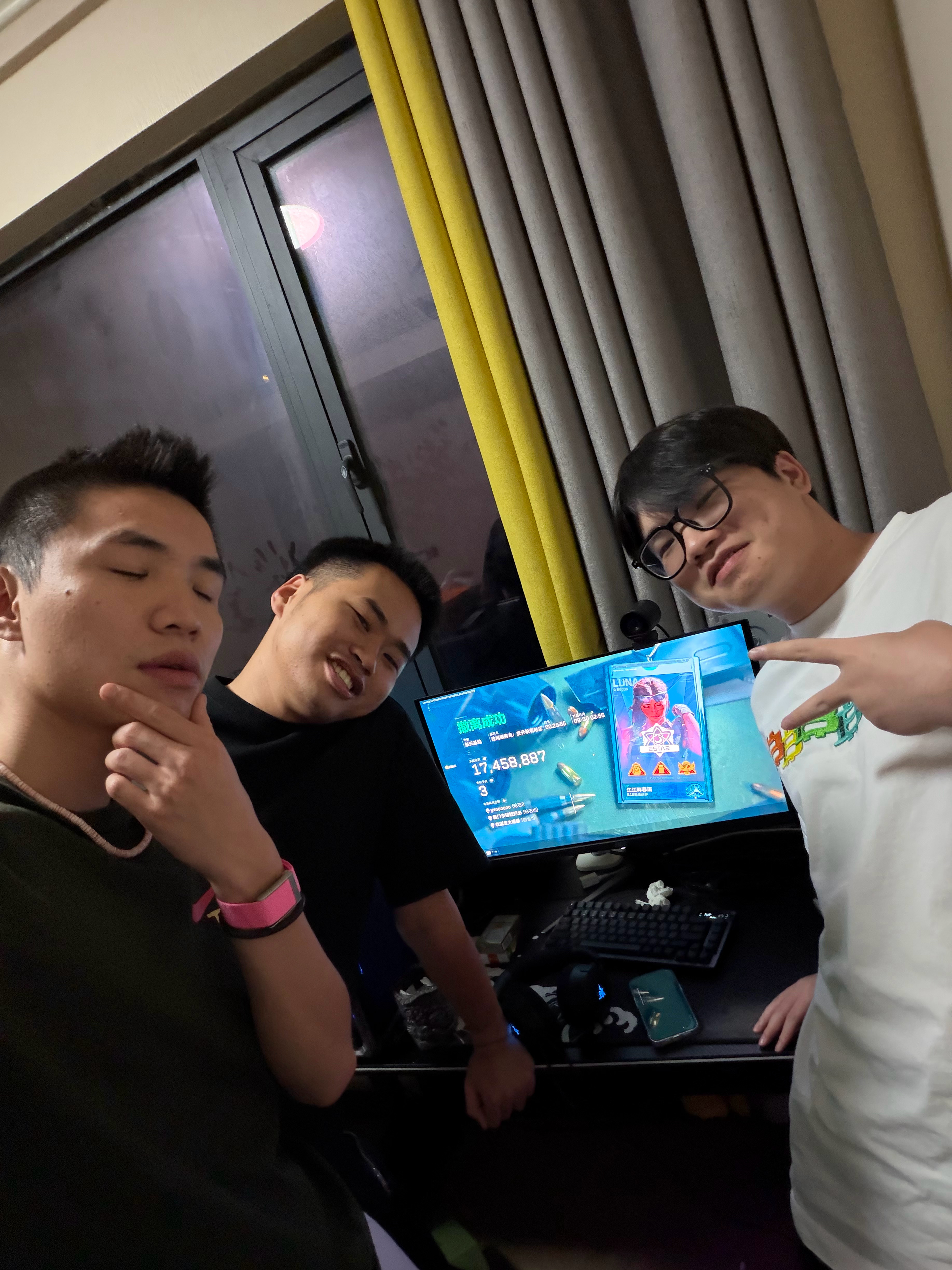 随便证明，1700w点圣撤离成功。 ​​​