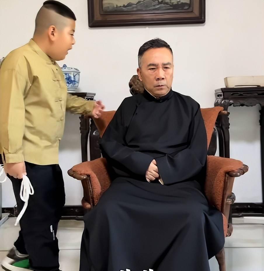 杨议的“咬他”，真成了一咬就灵的流量密码？

有经常上杨议直播间的网友说：杨议在
