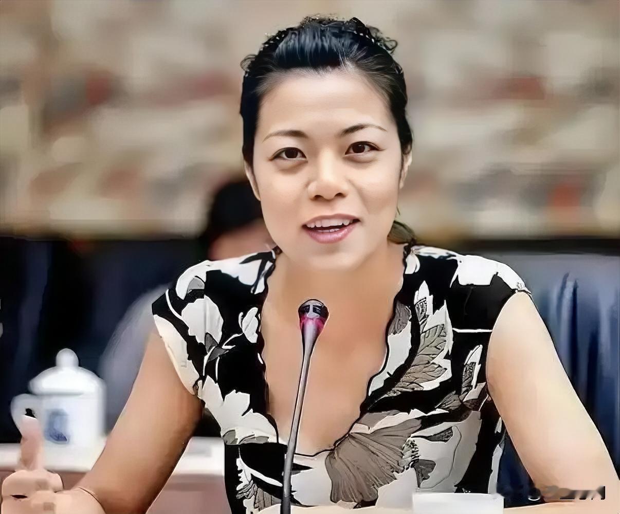 复旦大学才女陈果教授说：“男人最大的坏，不是杀人放火，而是他明明知道自己的老婆很