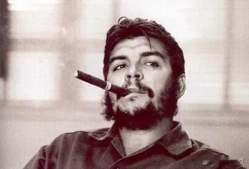 切格瓦拉有句名言“你们现在之所以能够享受面包和自由不是因为资本家良心发现，而是，