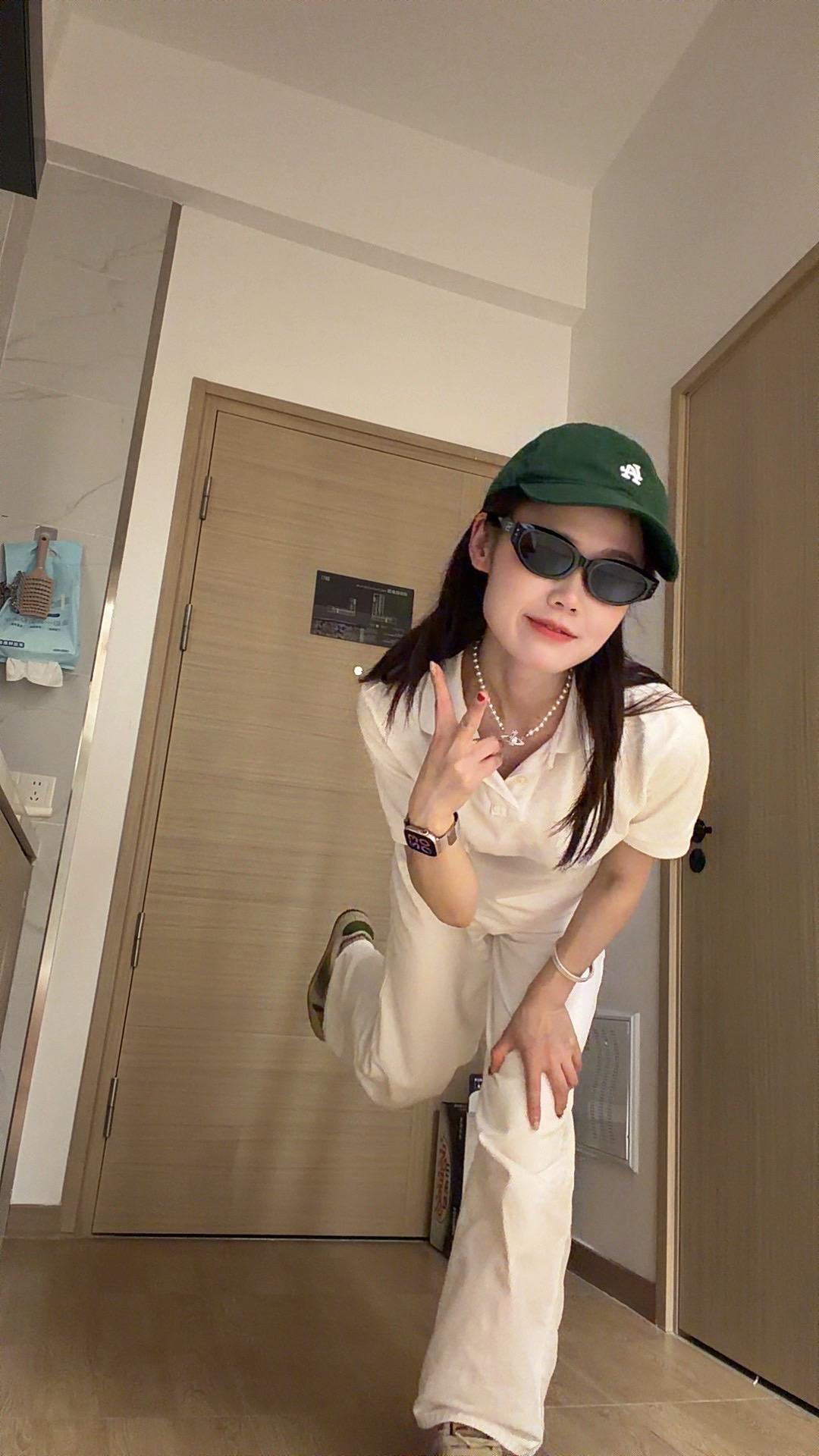 我都一把年纪了，又不会动心，处几个对象怎么了，玩玩还不行啊，渣咋啦，难...