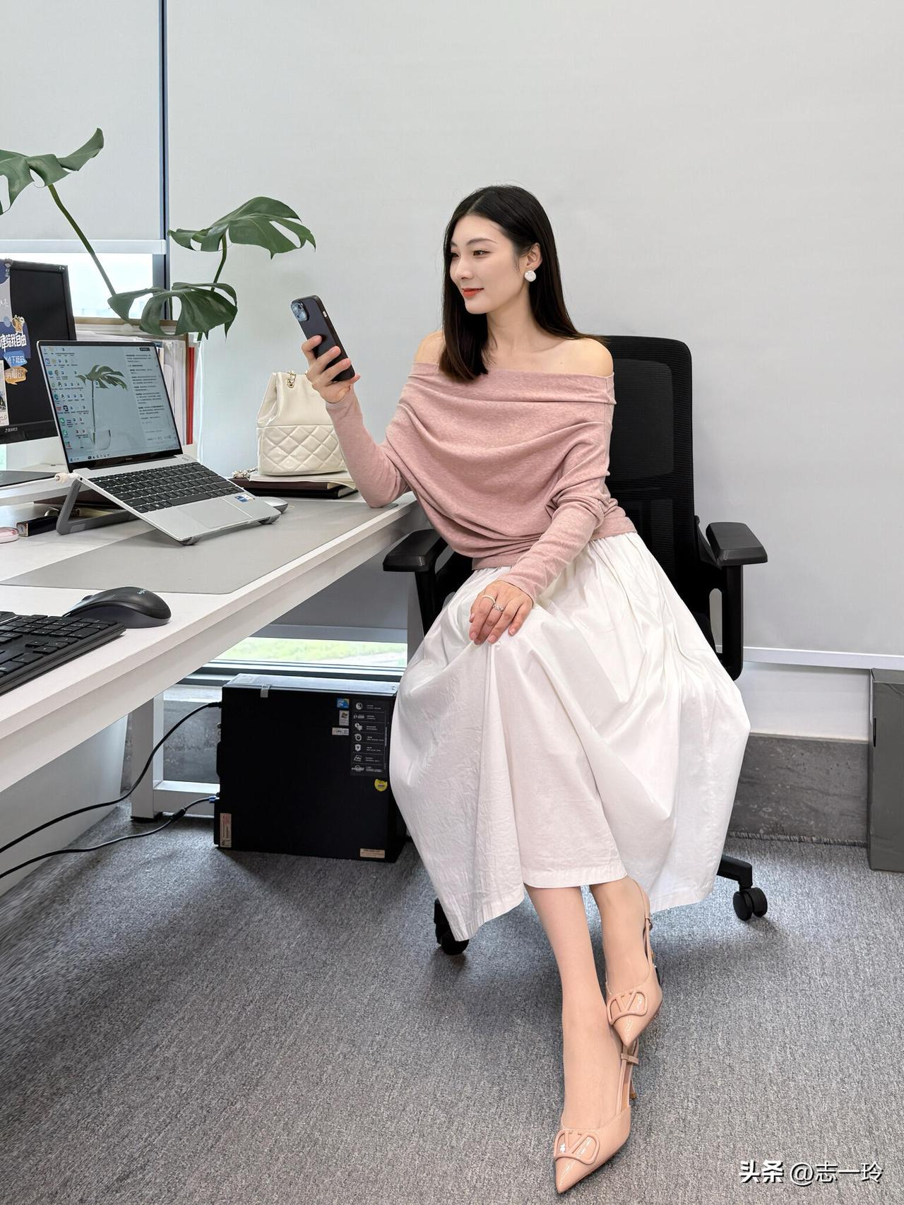 领导的穿搭｜OOTD今日是温柔粉～🎀||周五愉快
美美去约会啦