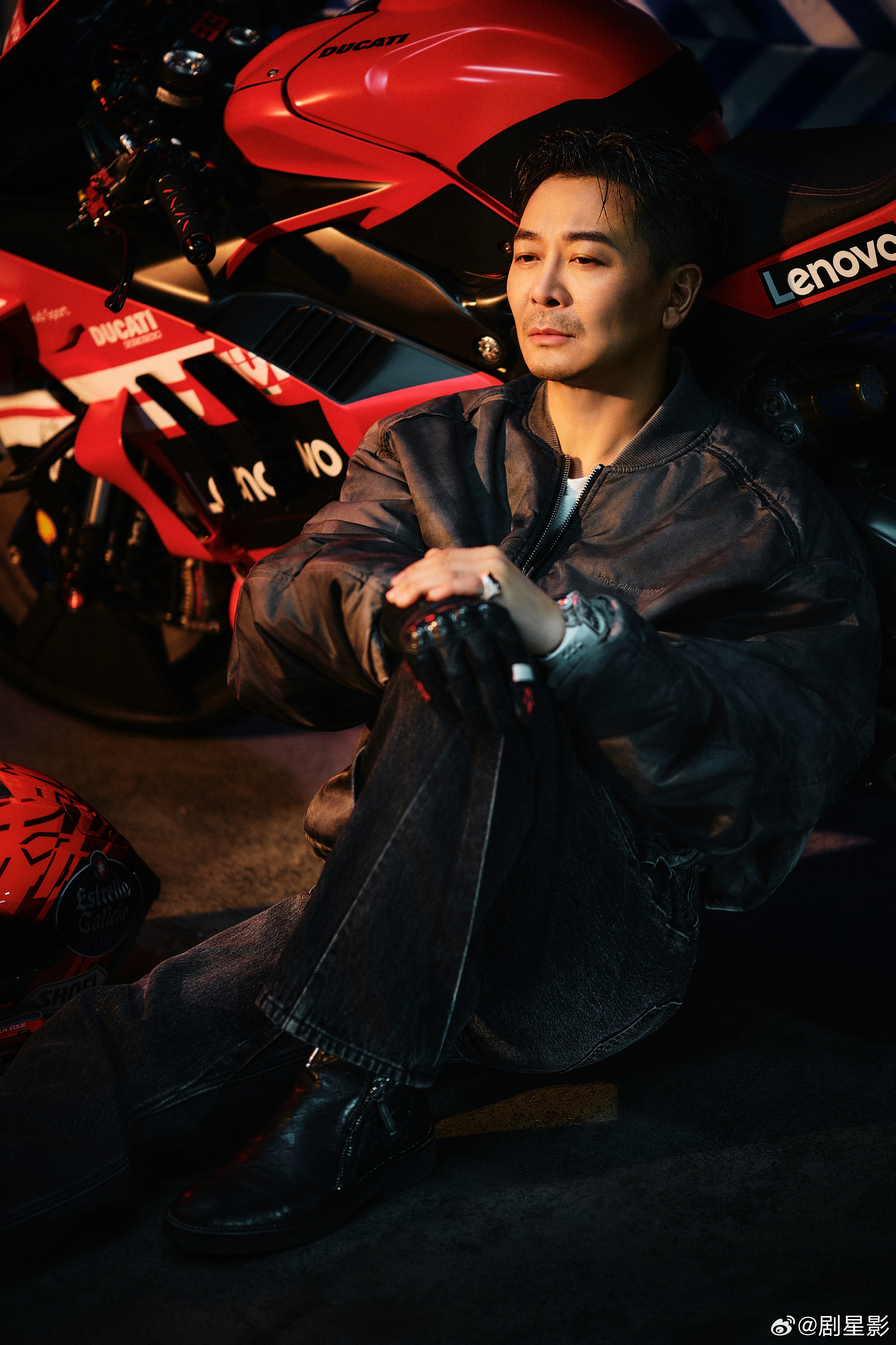 吴樾机车风给到夯吴樾这还是我认识的70后吗谁懂啊，吴樾机车照一出来，直接帅到我心