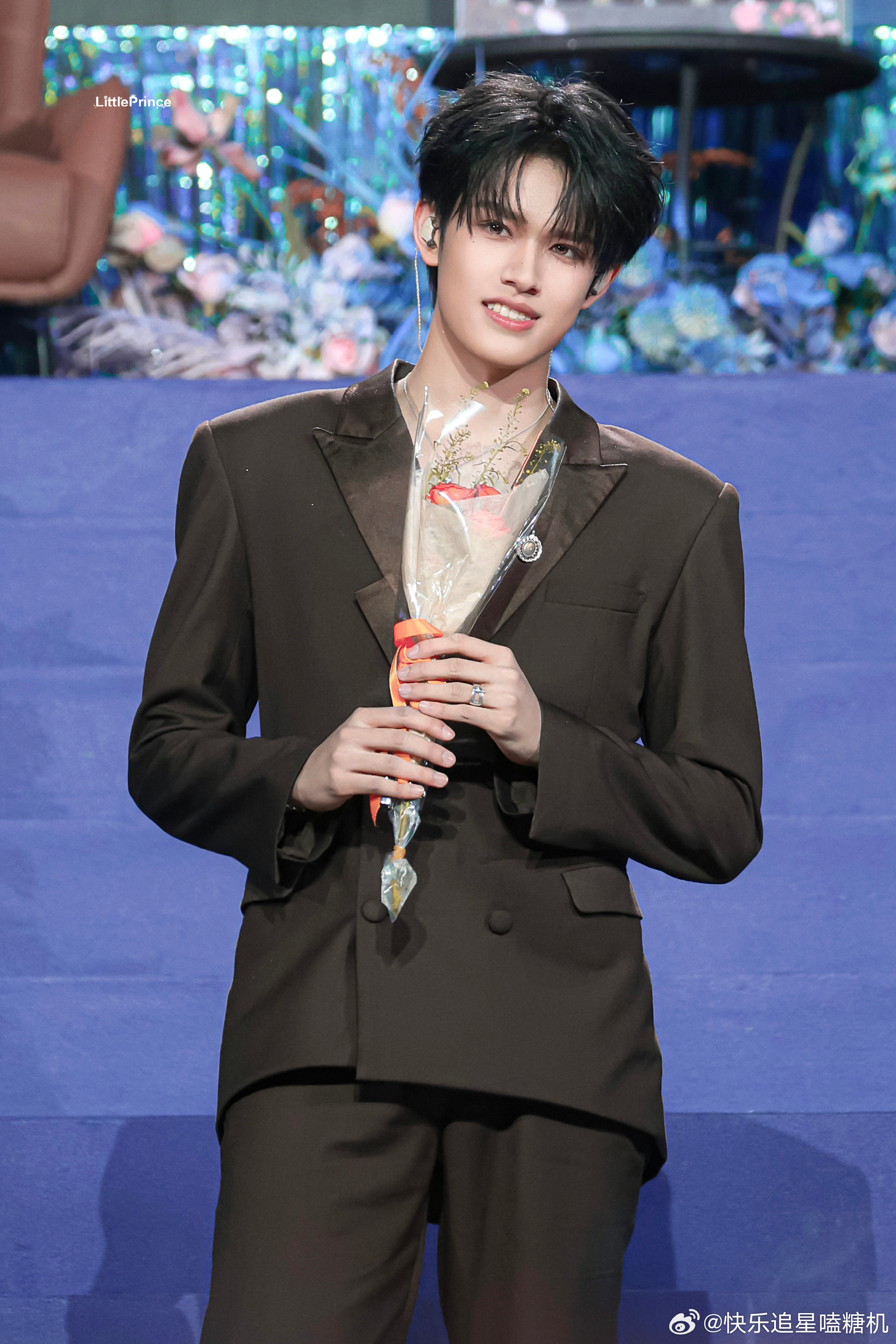 张极生日会首唱原创单曲 生日会变成新歌发布会，张极用原创作品给粉丝最好的礼物，这