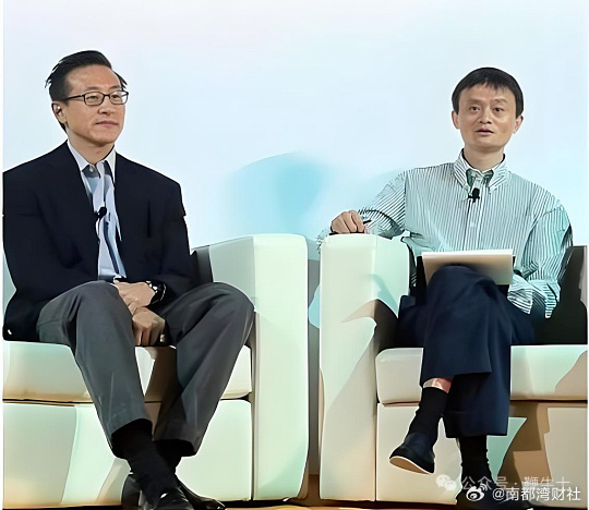 【#蔡崇信称曾被马云内部开除过##蔡崇信称与马云交流一小时就入职#】近日，阿里巴