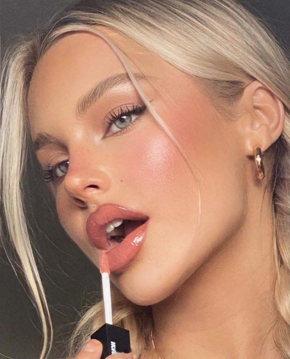 bybrookelle ​​​