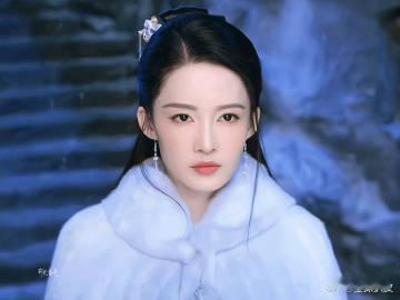 #李沁软妹变拽姐# 李沁用演技实力告诉我们观众，薛紫夜不是娇弱的代名词，角色反差