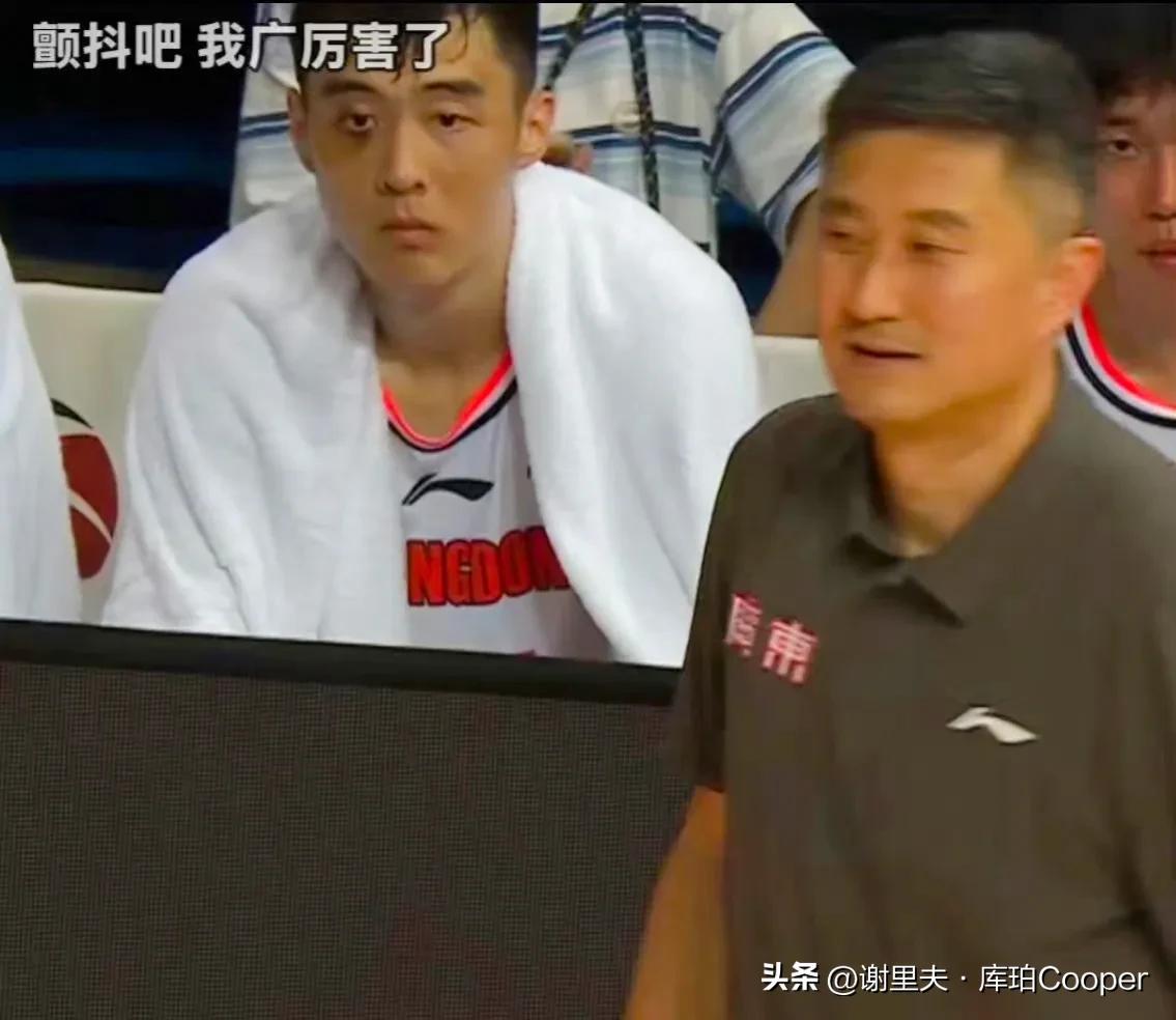 张明池到底经历了什么！乌眼青+黑眼圈，据说队内训练时和助教任俊飞撞在一起，双双受