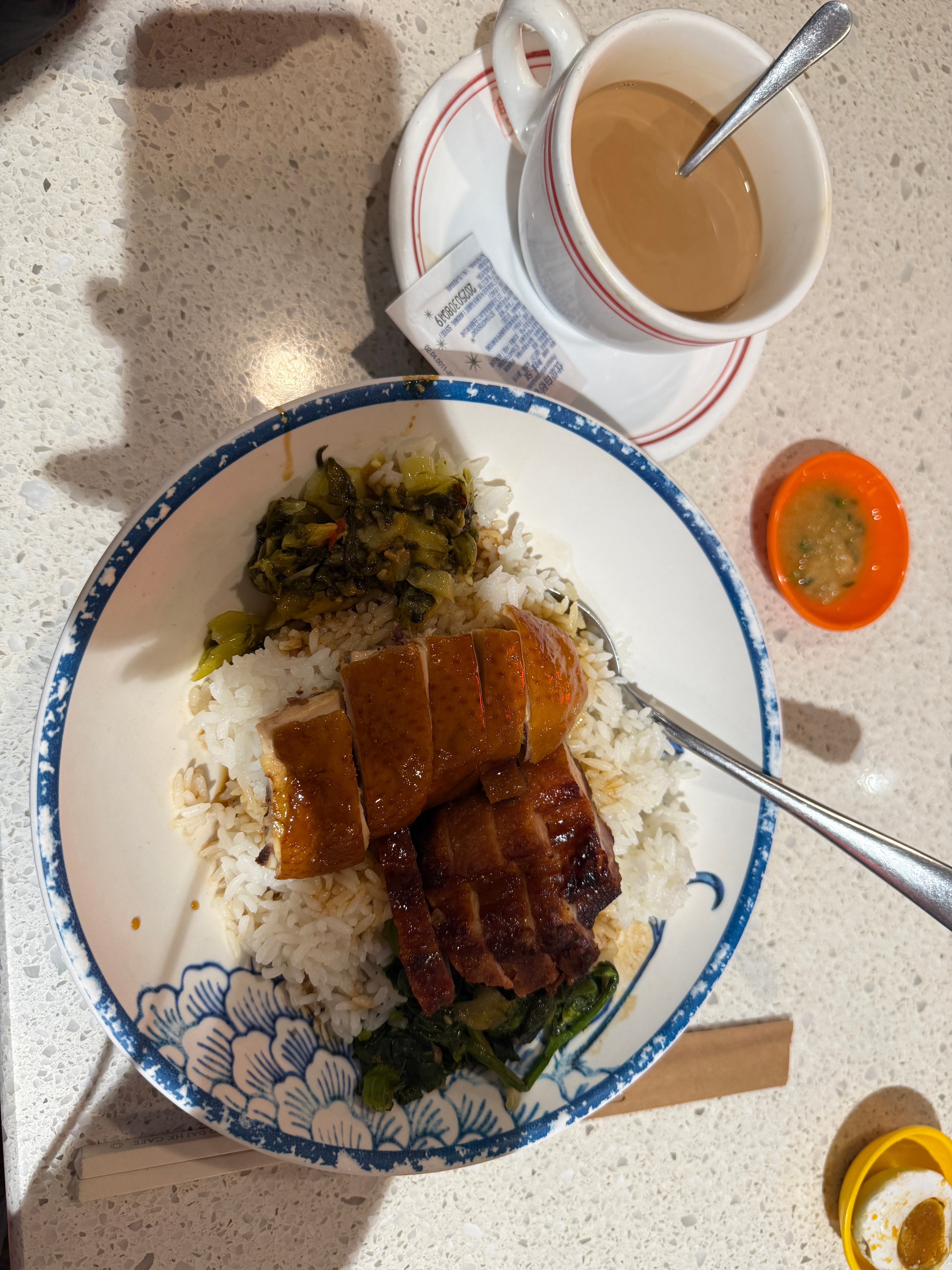 超模配方！喝了能变超模吗起飞喽～十小时行程～看我明天闪现阿布扎比！今天小卷长胖了