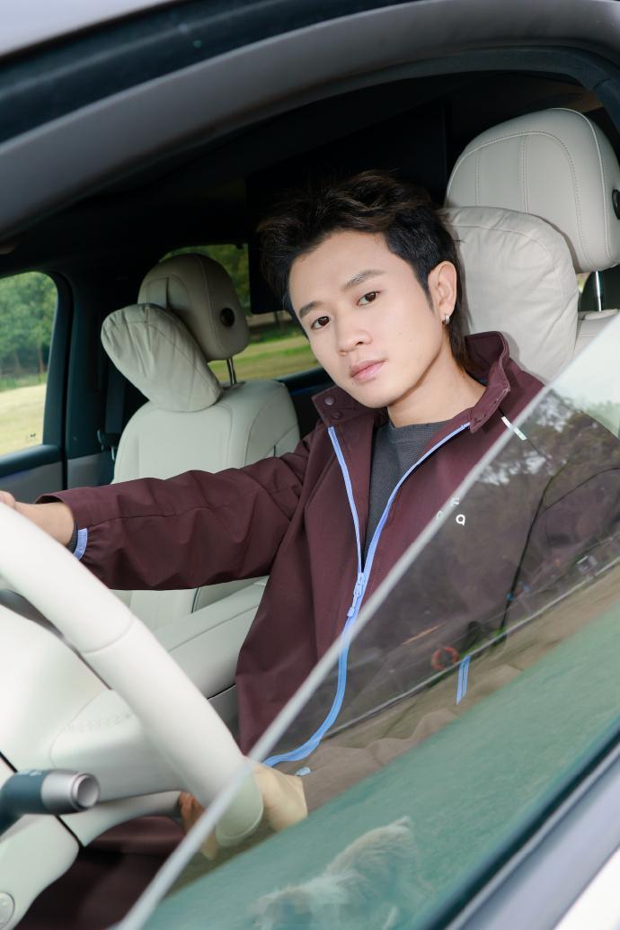 🚗理想汽车明星车主+1，上一条我发的是黄圣依网页链接。继续刷新一下明星的名单：