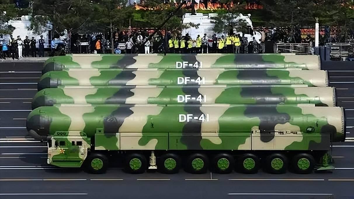 高铁拉着东风-41全国跑？外媒：中国正试图将东风-41导弹搬上列车。没有想到这么