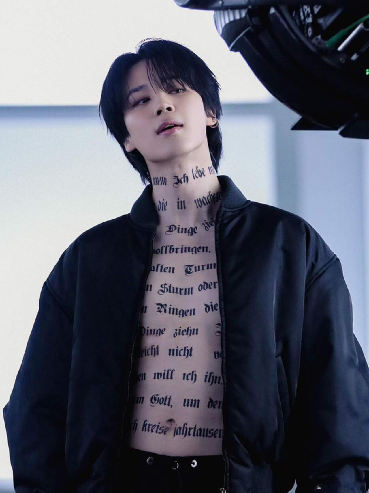 朴智旻智旻的歌曲《Set Me Free Pt.2》官方 MV在YouTube上