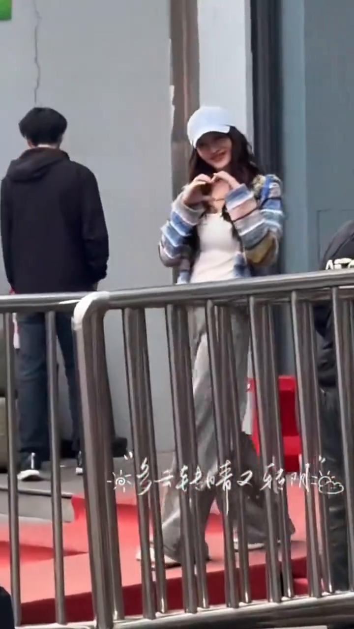 多云转不转明。