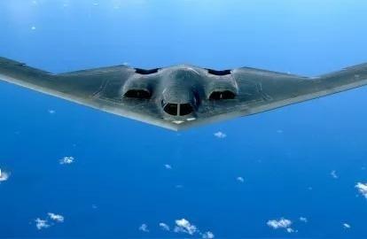 美国打中国，能用关岛的B-2、韩国的萨德、日本的宙斯盾，常规武器全覆盖；中国打美