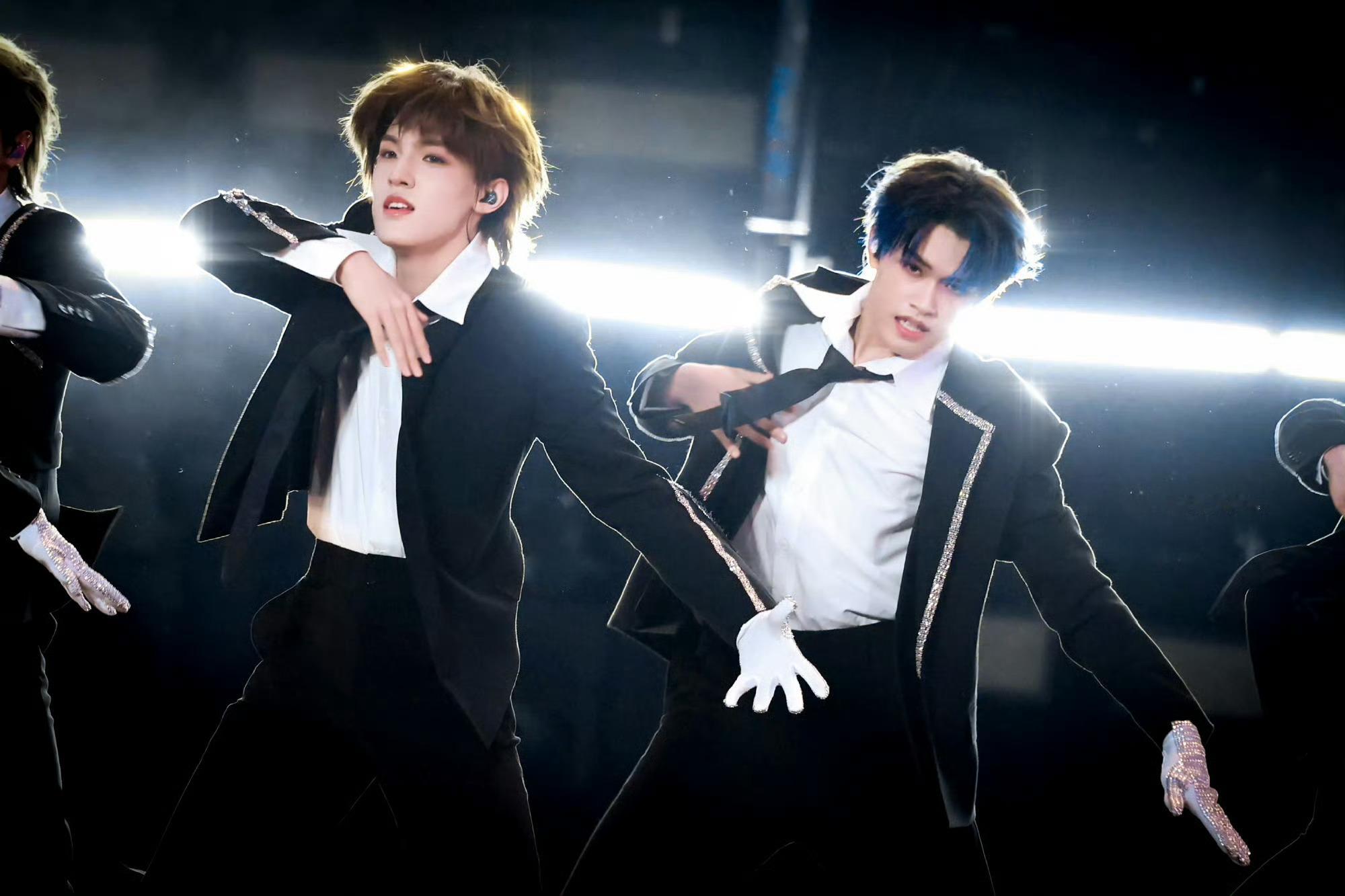 极禹死了都要爱张极张泽禹舞台《死了都要爱》，期待今天极禹的舞台张极张泽禹死了都要