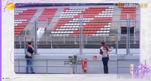 戚薇也没有放过胡静妻子的浪漫旅行戚薇和胡静的调侃，让我们看到了两位姐妹之间的真情